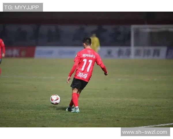 广州足球队实力引发热议球迷观点各异引发讨论